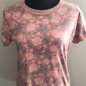 LuLaRoe t-shirt.
